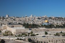 Palestinienii îi vor cere Ligii Arabe să boicoteze ţările care îşi mută ambasada la Ierusalim