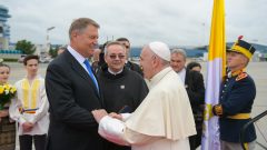 Papa în România/ Suveranul Pontif, primit la Palatul Cotroceni cu onoruri militare