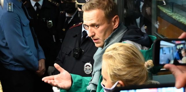 Parlamentul European cere statelor membre să îi sancţioneze pe oligarhii ruşi după arestarea opozantului Aleksei Navalnîi