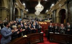 Parlamentul regiunii Catalonia a votat pentru începerea 'procesului constitutiv' de separare de Spania