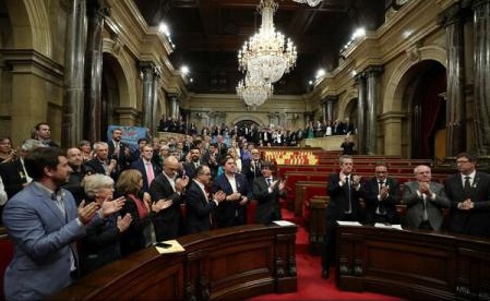 Parlamentul regiunii Catalonia a votat pentru începerea ‘procesului constitutiv’ de separare de Spania
