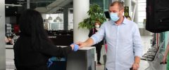 Pasagerii care intră în ţară prin Aeroportul Henri Coandă completează online declaraţia epidemiologică