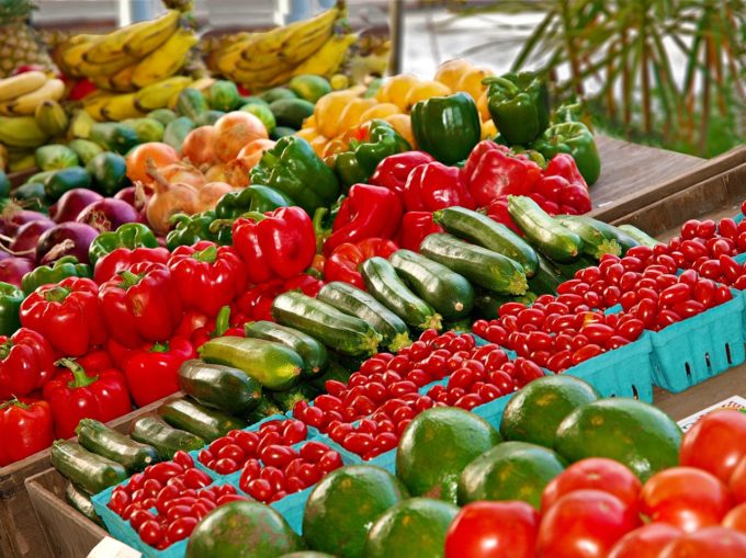 Preşedintele Confederaţiei Agriculturii Ţărăneşti: Închiderea pieţelor favorizează supermarketurile; agricultorii nu mai au unde să îşi vândă recolta