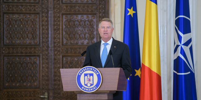 Preşedintele Iohannis a promulgat legea privind votul anticipat şi prin corespondenţă pentru românii din străinătate