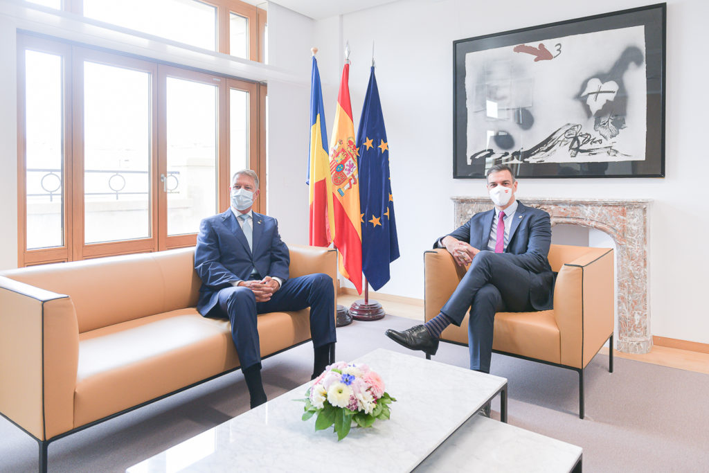 Preşedintele Iohannis s-a întâlnit, la Bruxelles, cu premierul Spaniei; discuţiile au vizat aprofundarea Parteneriatului Strategic