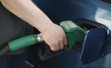 Prețul carburanților în România continuă să depășească media europeană, însă avem cele mai mici taxe