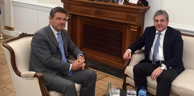 Primirea-ambasadorului-român-de-către-Ministrul-Justiţiei-spaniol-în-vizită-de-rămas-bun-cu-ocazia-finalizării-mandatului-în-Spania