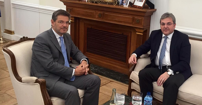 Primirea-ambasadorului-român-de-către-Ministrul-Justiţiei-spaniol-în-vizită-de-rămas-bun-cu-ocazia-finalizării-mandatului-în-Spania