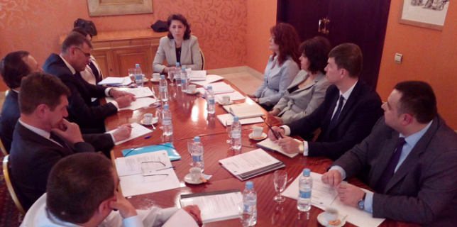 Reuniune de lucru a ambasadorului cu şefii oficiilor consulare de carieră din Spania-1
