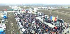 Rumanía: Autopista más pequeña del mundo construida para protestar contra el Gobierno