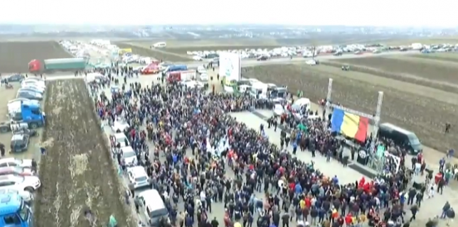 Rumanía Autopista más pequeña del mundo construida para protestar contra el Gobierno