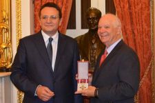 SUA: Ridicarea vizelor pentru români, discutată de ambasadorul George Maior cu senatorul Ben Cardin
