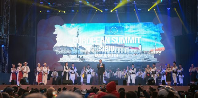 Sibiu Mai mulţi lideri europeni au felicitat buna organizare a summitului şi s-au declarat fascinaţi de oraş
