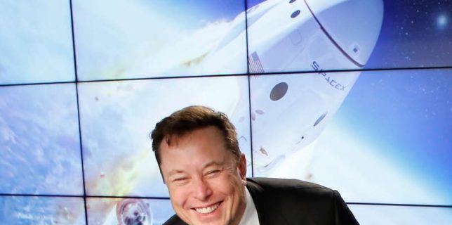 SpaceX va lansa o misiune pe Lună plătită în Dogecoin