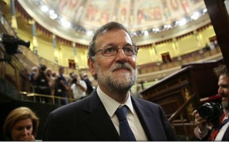 Spania – Guvernul conservatorului Mariano Rajoy supraviețuiește moțiunii de cenzură depuse în contextul scandalurilor de corupție