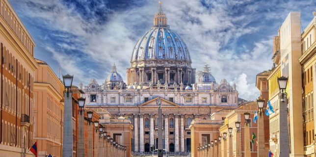 Spania: Rezultatele unei anchete privind 215 presupuşi pedofili din Biserica Catolică, transmise Vaticanului