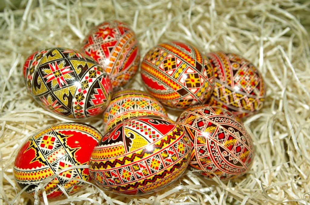 Suceava: A XIV-a ediţie a 'Festivalului Ouălor Încondeiate, la Moldoviţa
