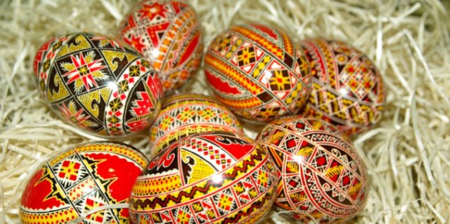 Suceava: A XIV-a ediţie a 'Festivalului Ouălor Încondeiate, la Moldoviţa