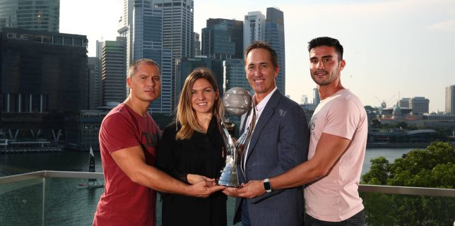 Tenis – Simona Halep a primit din partea WTA trofeul ‘Chris Evert’