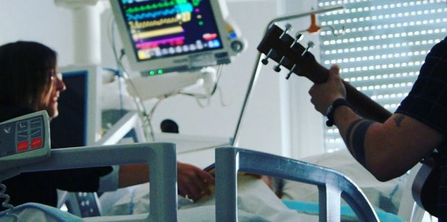 Terapia muzicală, un tratament non-farmacologic pentru pacienții în stare critică de la Spitalul din Torrejón