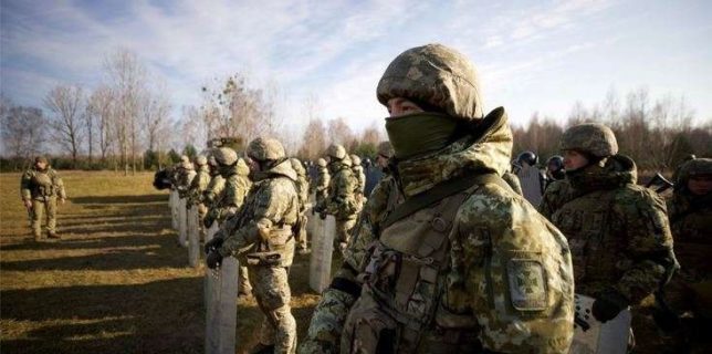 UE, îngrijorată de mişcările de trupe ruse în apropierea graniţei cu Ucraina