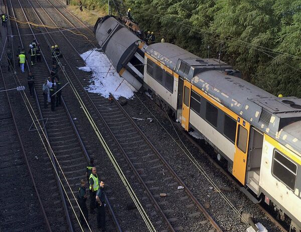 update-un-tren-a-deraiat-in-nordul-spaniei-cel-putin-doi-morti