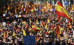 Un milion de persoane au manifestat la Barcelona pentru unitatea Spaniei, anunță autoritățile spaniole