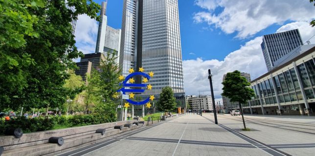 Un studiu al BCE indică o creştere mai ridicată a economiei în 2021 şi în 2022