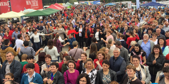 Uniunea-Muncitorilor-Români-a-desfășurat-Festivalul-Tezaur-Românesc-aflat-la-a-3-a-ediție
