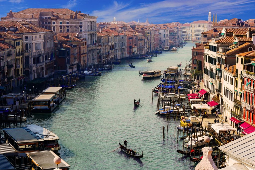 Veneţia va testa un sistem de bilete pentru turişti începând din 2024
