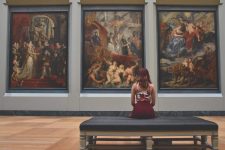 Vizitele regulate la muzee, galerii de artă, teatru şi concerte pot prelungi viaţa