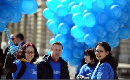 Ziua Internațională de Conștientizare a Autismului, marcată de Asociația Conil prin înălțarea de baloane albastre spre cer