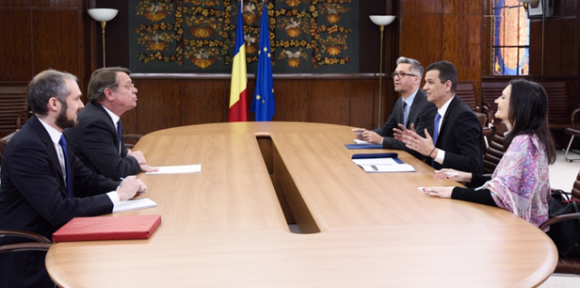 Întrevederea premierului Sorin Grindeanu cu ambasadorul Spaniei la București Ramiro Fernandez Bachiller