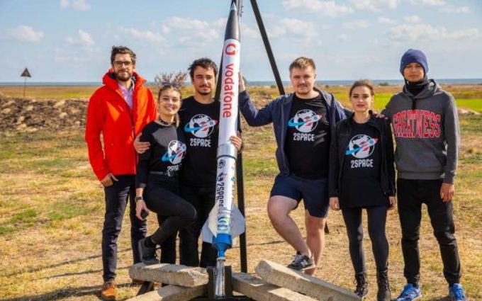 Şapte studenţi români lansează racheta Eva, într-o competiţie cu 400 de participanţi din toată Europa